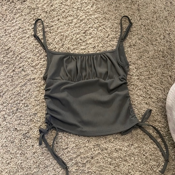 green tank top - Picture 1 of 1